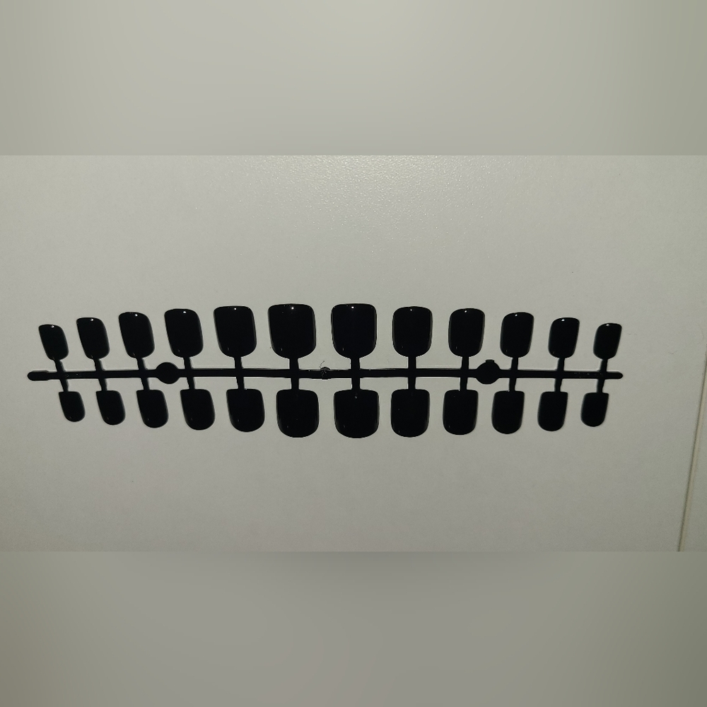 Black Press On Nails